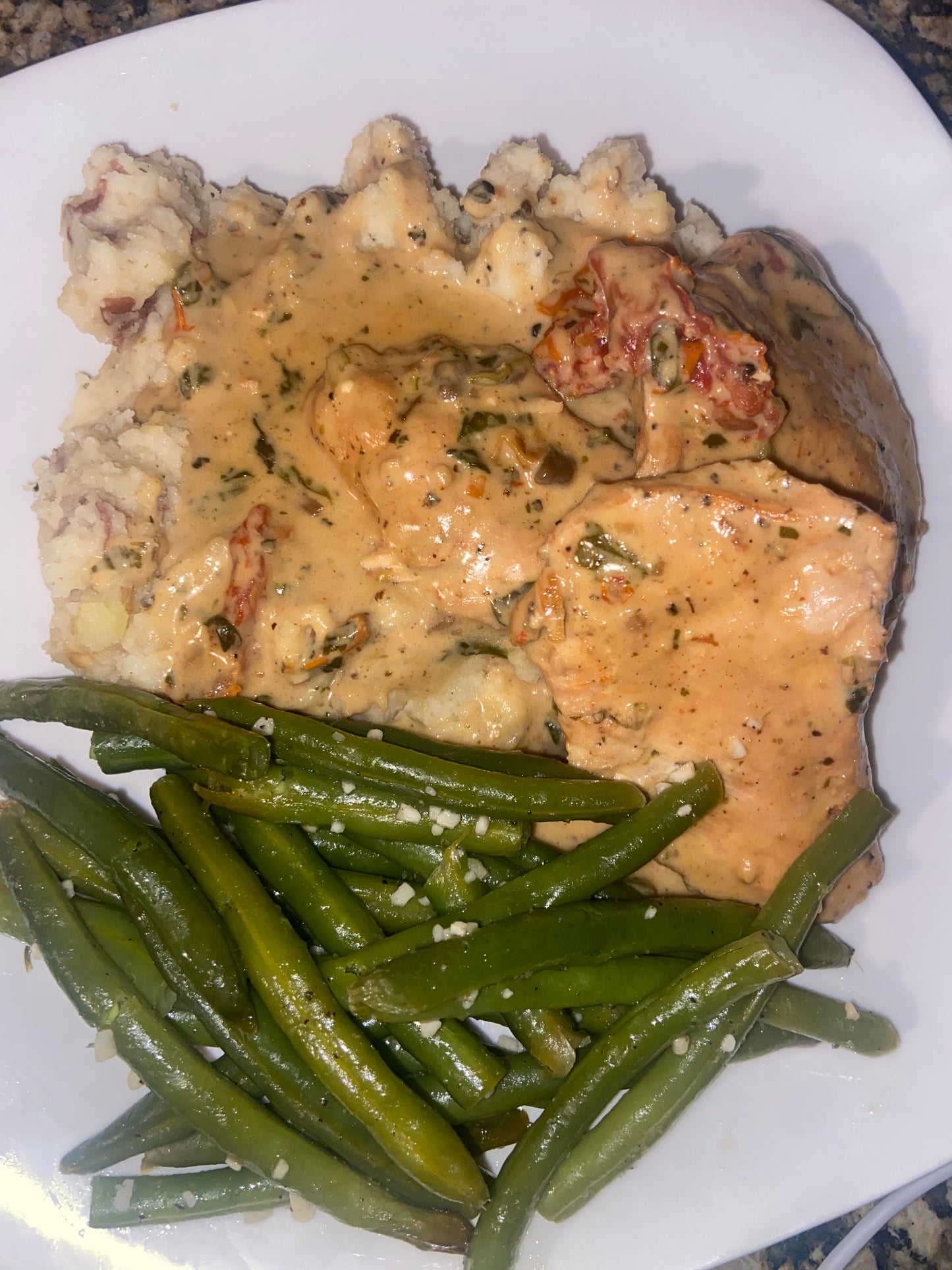 Tuscan chicken dinner (garlic mash+ green beans)